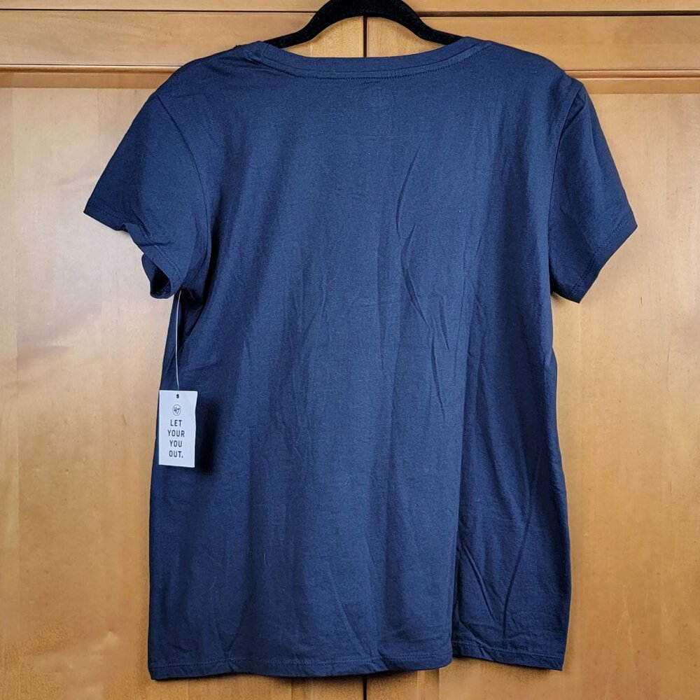 NWT Women's '47 MLB Red Sox Circle Logo Scoop Neck Navy Short Sleeve Tee - M - Picture 3 of 7